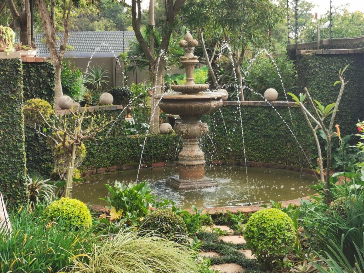 At 98 On Lynburn Guest House Pretoria Exterior foto