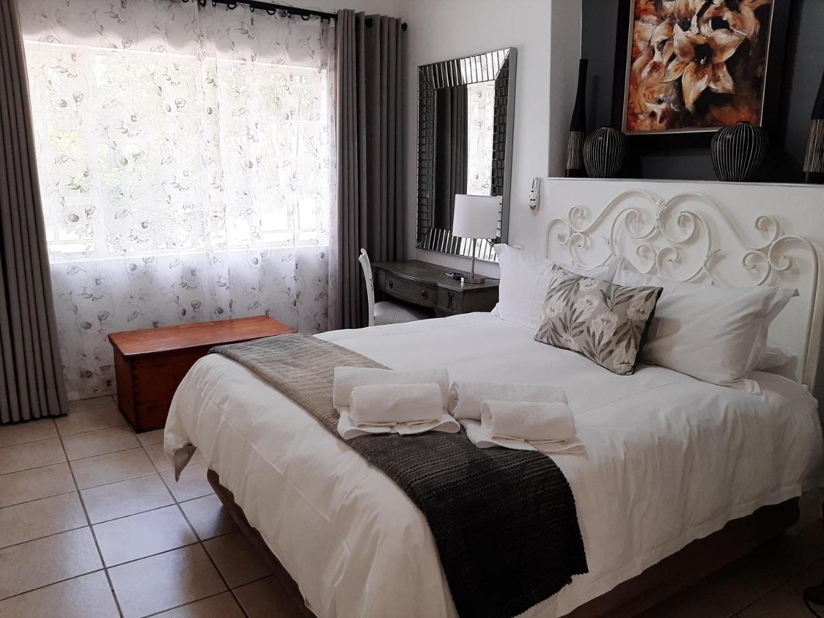 At 98 On Lynburn Guest House Pretoria Exterior foto