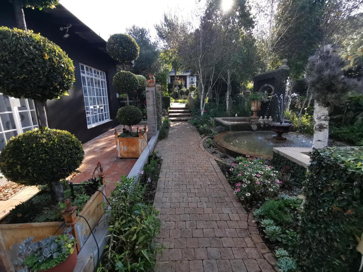 At 98 On Lynburn Guest House Pretoria Exterior foto