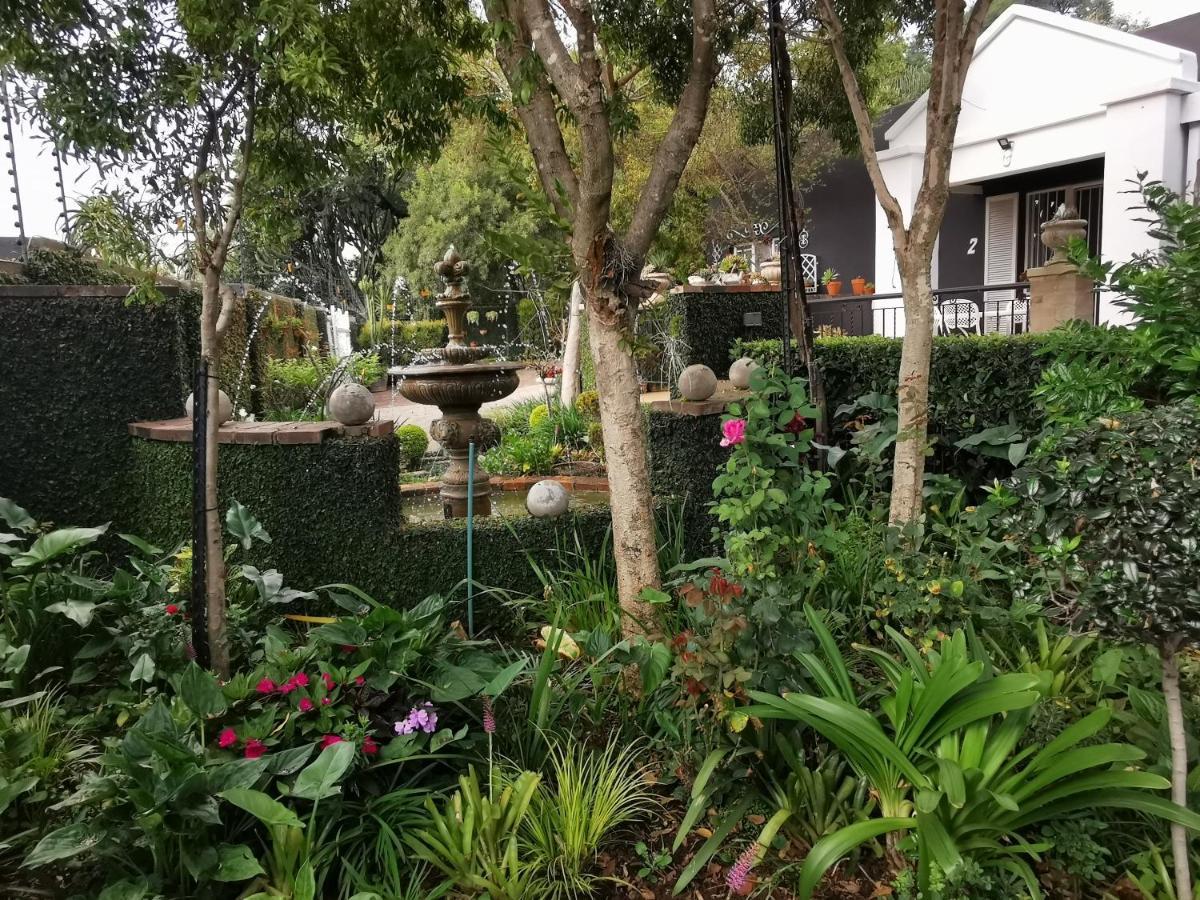 At 98 On Lynburn Guest House Pretoria Exterior foto