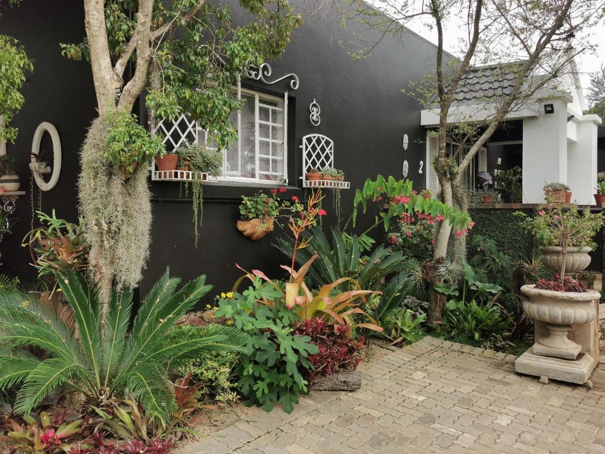 At 98 On Lynburn Guest House Pretoria Exterior foto