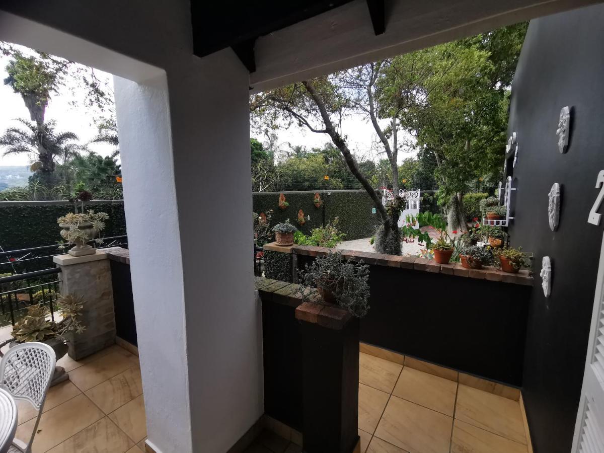 At 98 On Lynburn Guest House Pretoria Exterior foto