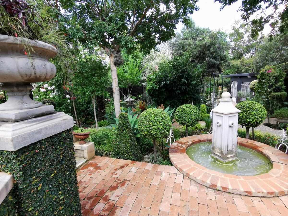 At 98 On Lynburn Guest House Pretoria Exterior foto