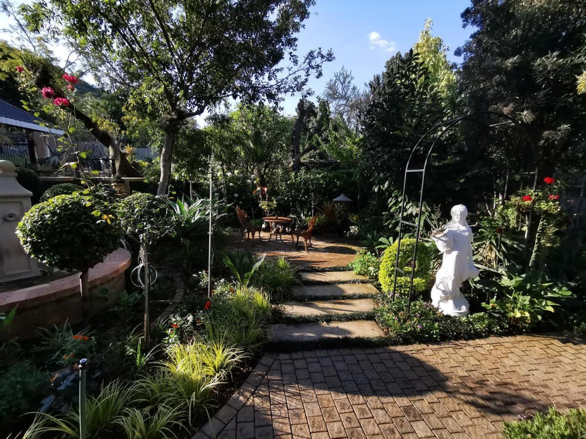 At 98 On Lynburn Guest House Pretoria Exterior foto