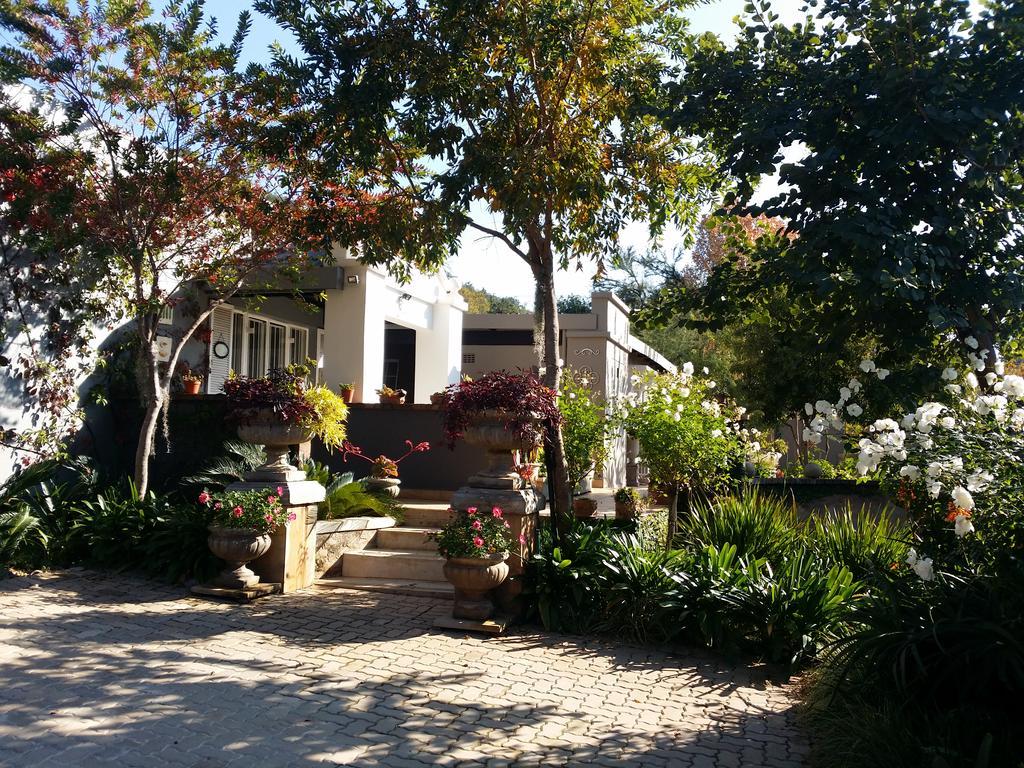 At 98 On Lynburn Guest House Pretoria Exterior foto